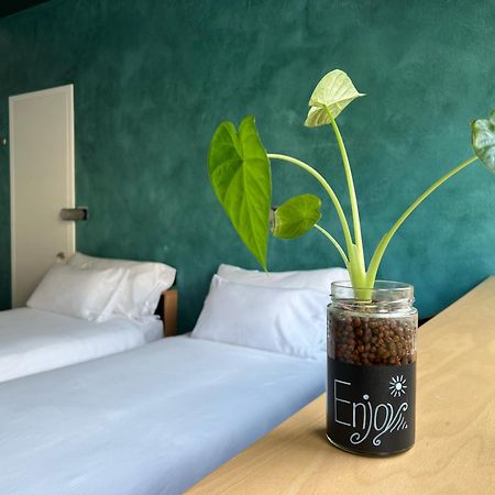 Riva Rooms & Studios - Check-In 24Hr Minusio Bagian luar foto